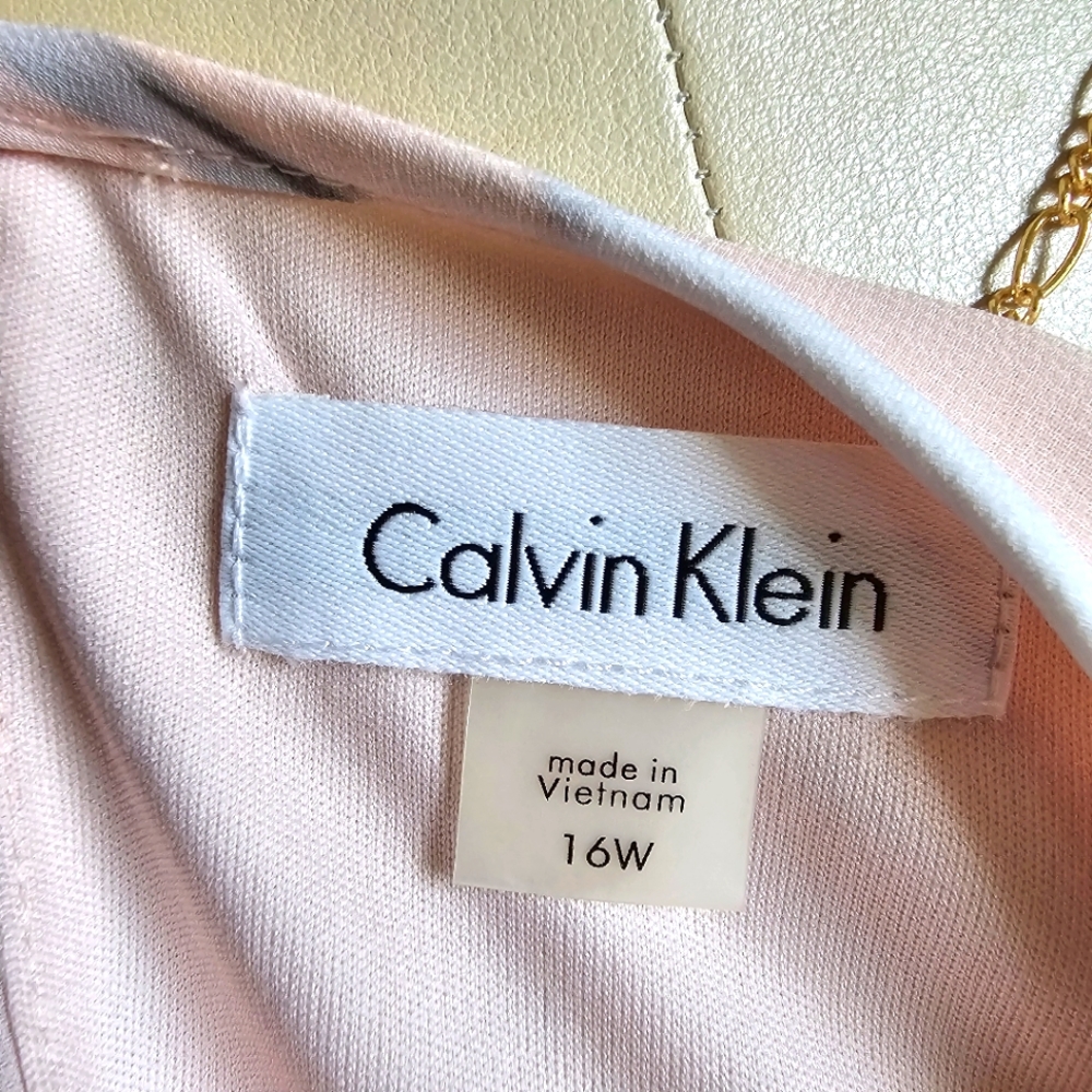 Calvin Klein Pink and White Floral Dress - Picture 11 of 11
